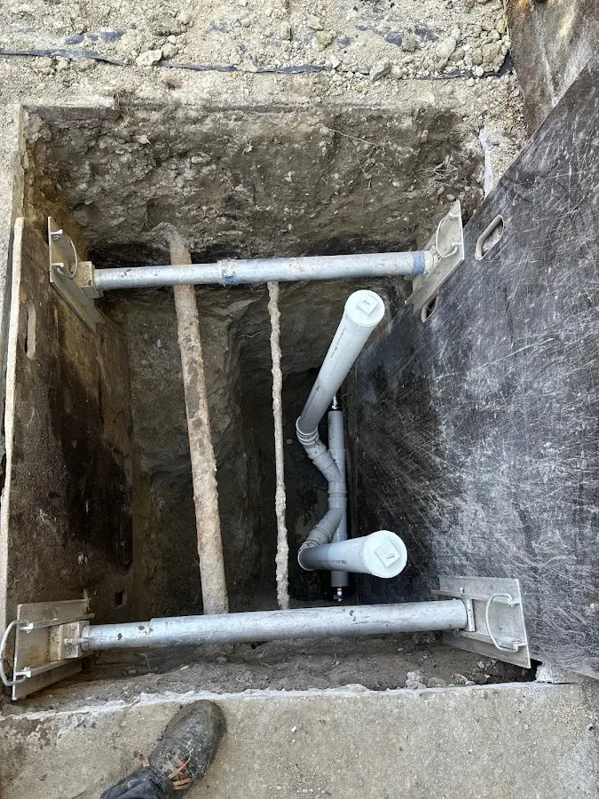 Experienced plumber completing Drain Cleaning work in Madisonville